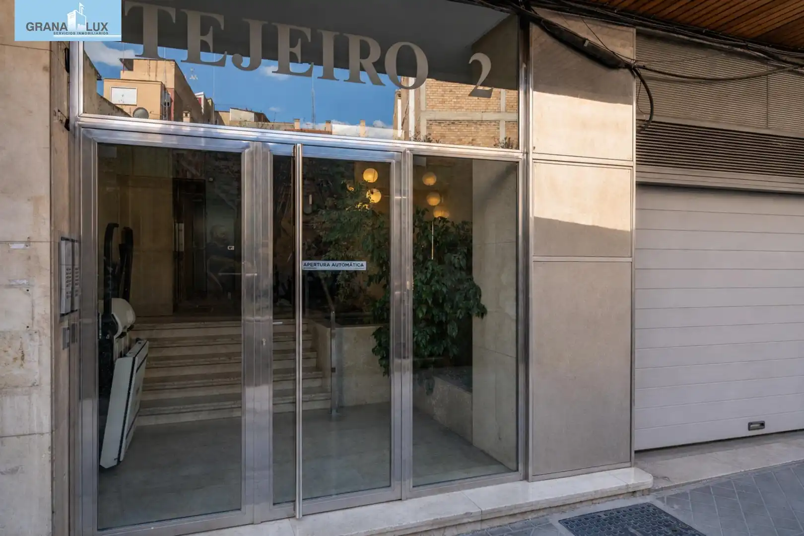Piso en venta en Granada con Terraza y Balcón
