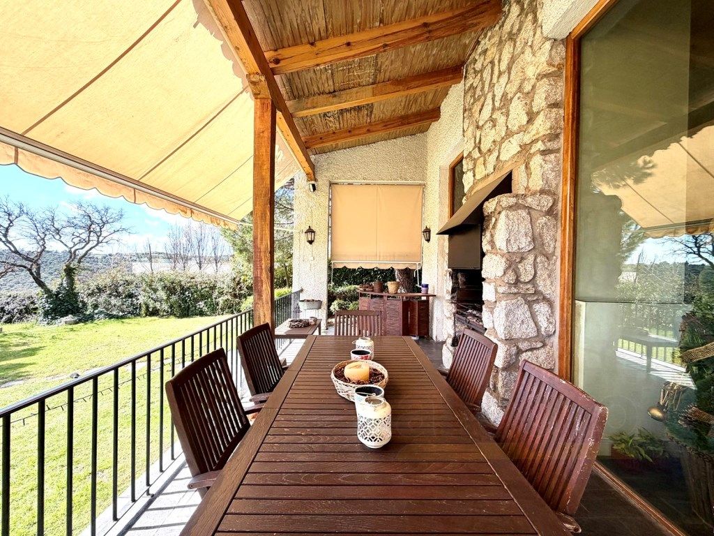 Houses for sale in Salud y Alegría - El Lago, Los Peñascales