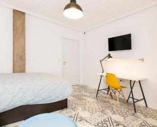 Dormitori de Apartament per a compartir en  Valencia Capital amb Moblat i Internet