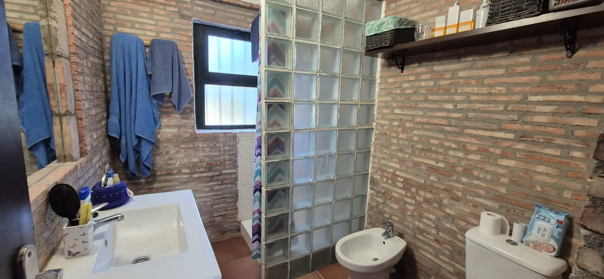 Badezimmer von Haus oder Chalet zum Verkauf in Badajoz mit Privatgarten, Terrasse und Abstellraum