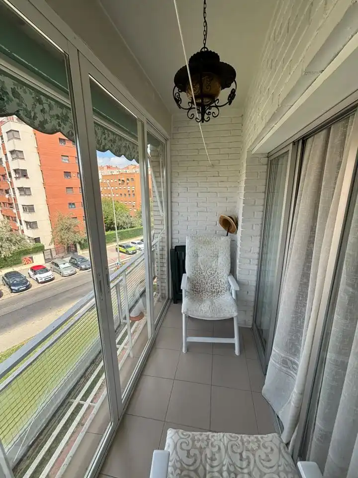 Piso en venta en Calle de Vélez Rubio, imagen 2