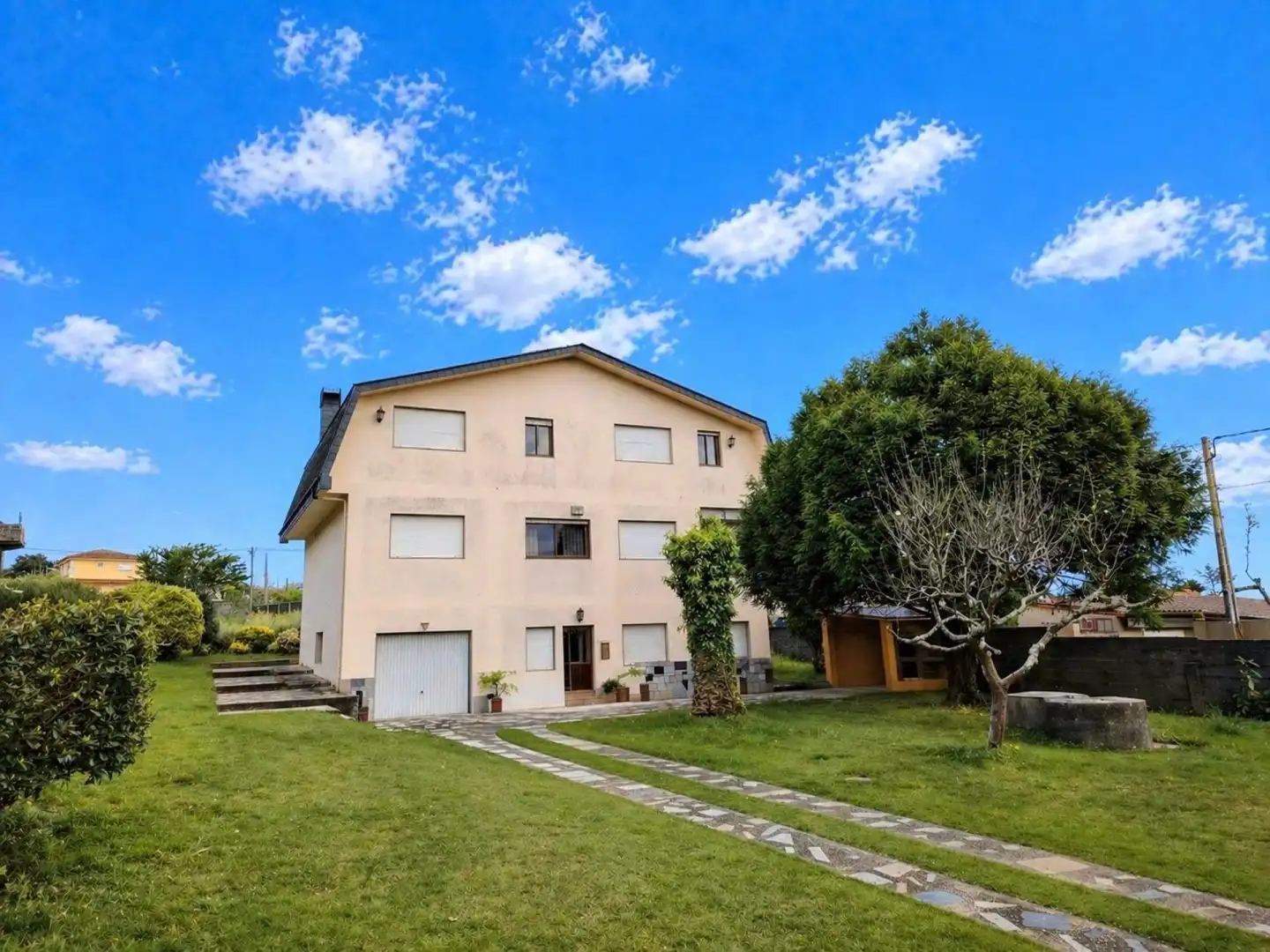 Vista exterior de Casa o chalet en venta en Vigo  con Calefacción, Terraza y Balcón