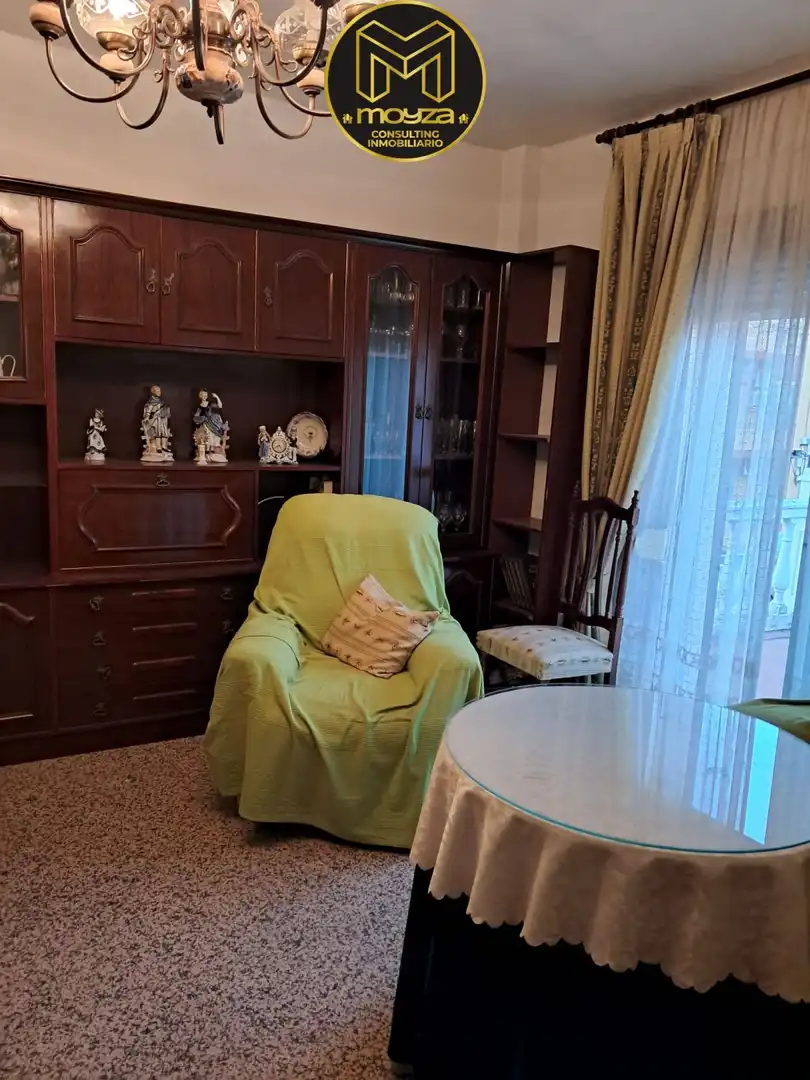 Casa amb terrassa en venda a Linarejos, imagen 2