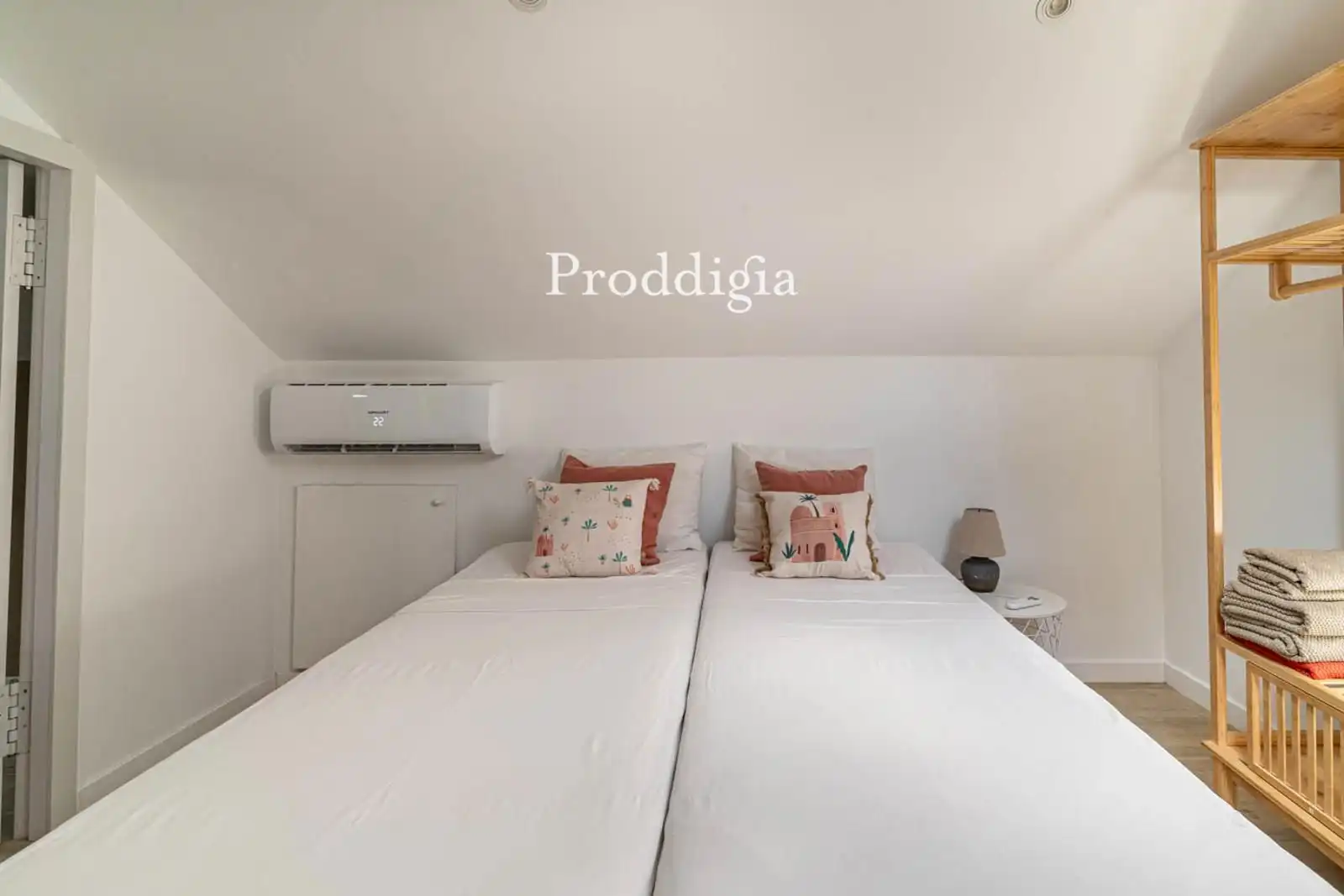Bedroom of Houses for rent in Sant Cugat del Vallès  with Air Conditioner, Storage room and Swimming Pool
