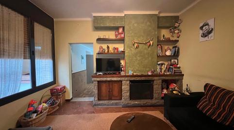 Foto 4 de Casa adosada en venda a Plaça Constitucio, 2, Ultramort, Girona