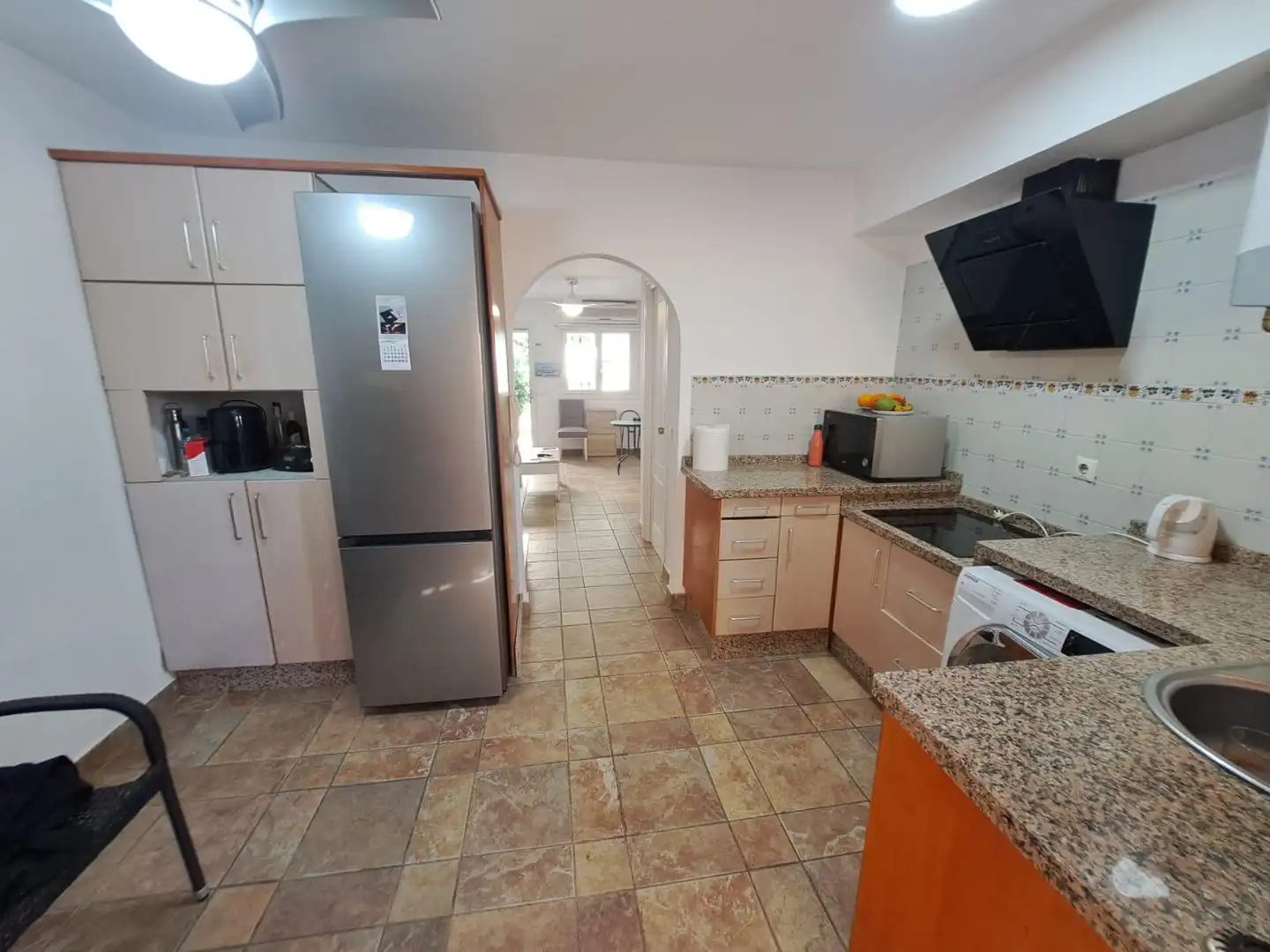 Cuina de Casa adosada en venda en Torremolinos amb Aire condicionat, Terrassa i Traster