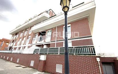 Außenansicht von Wohnung zum verkauf in Colindres mit Terrasse