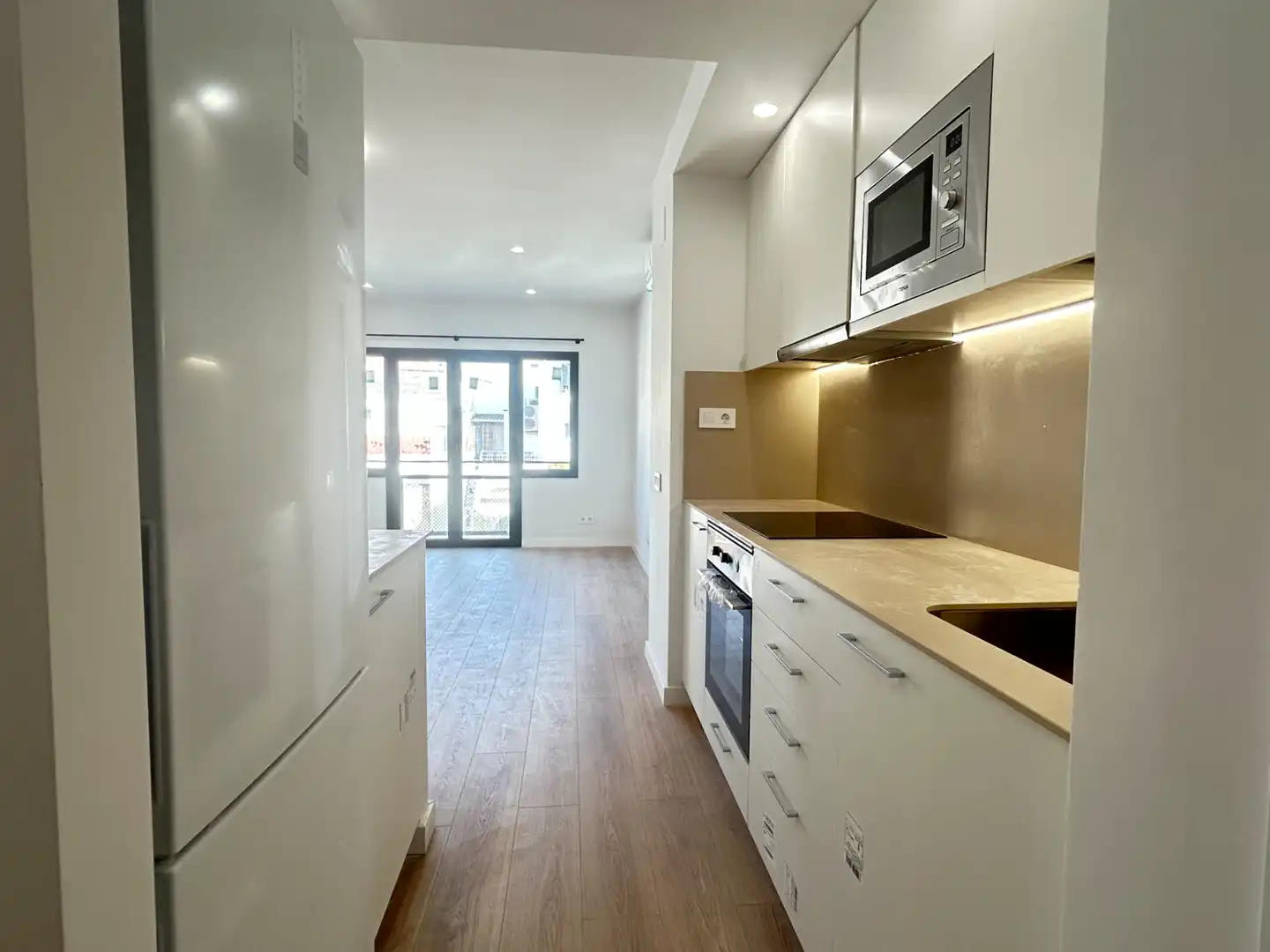 Cocina de Piso de alquiler en Mataró con Aire acondicionado, Calefacción y Horno