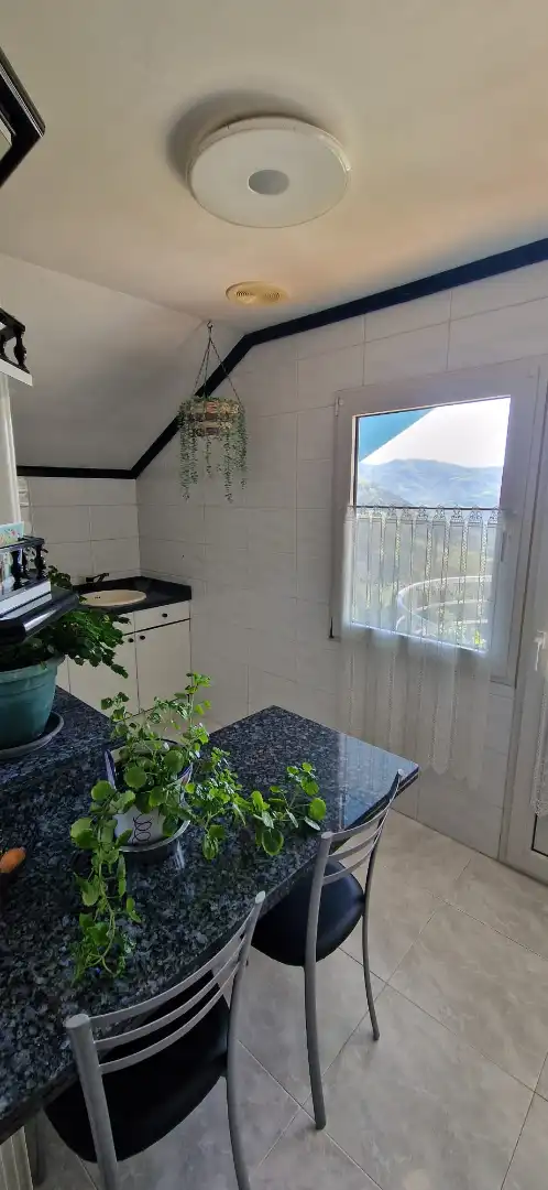 Cuina de Casa o xalet en venda en Riosa amb Calefacció, Jardí privat i Terrassa