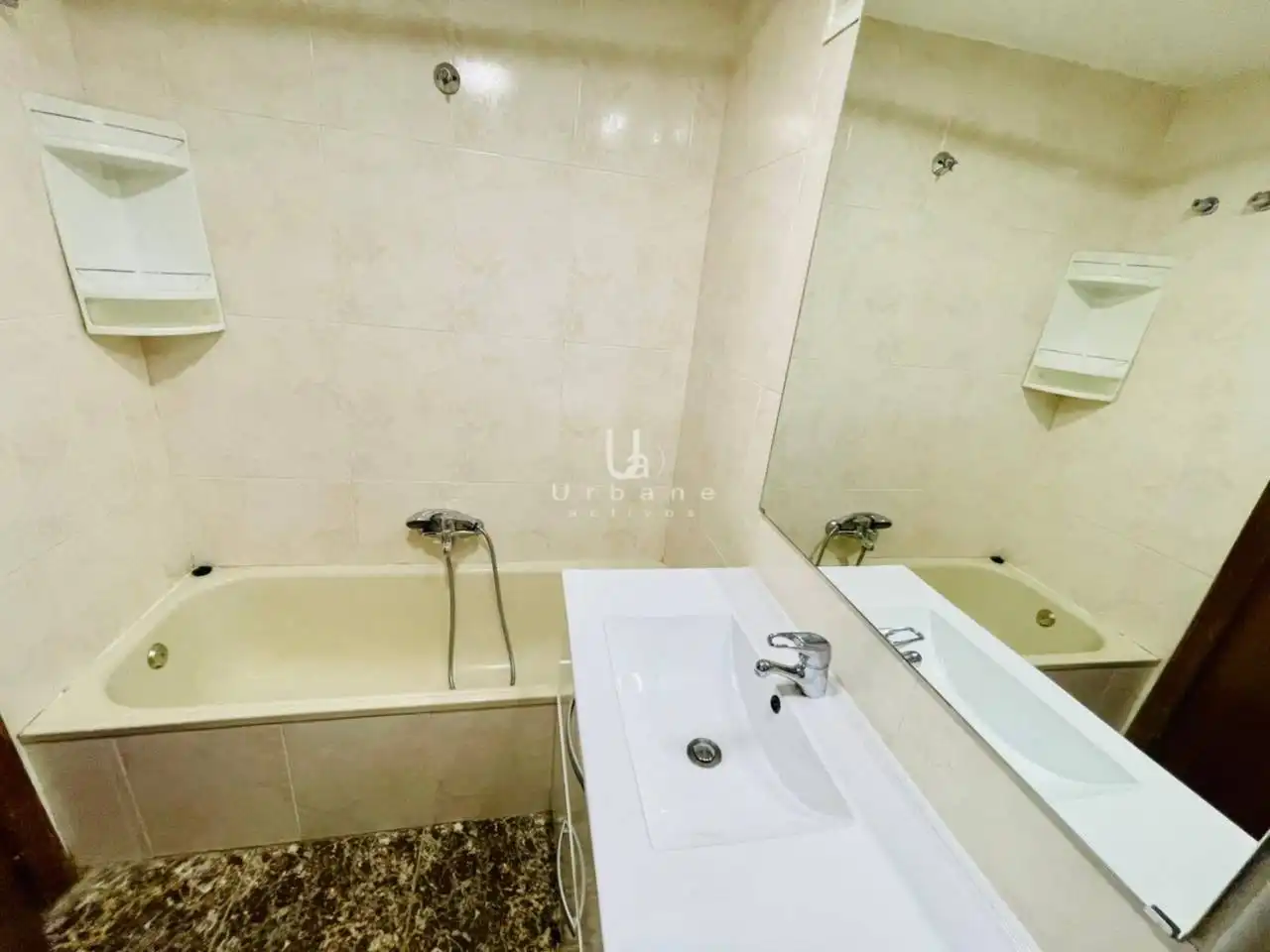Bathroom of Flat for sale in Murcia