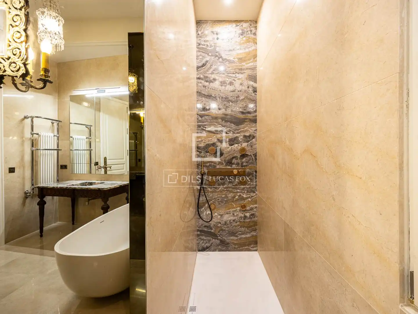 Bathroom of Flat for sale in Barcelona  with Air Conditioner, Heating and Furnished