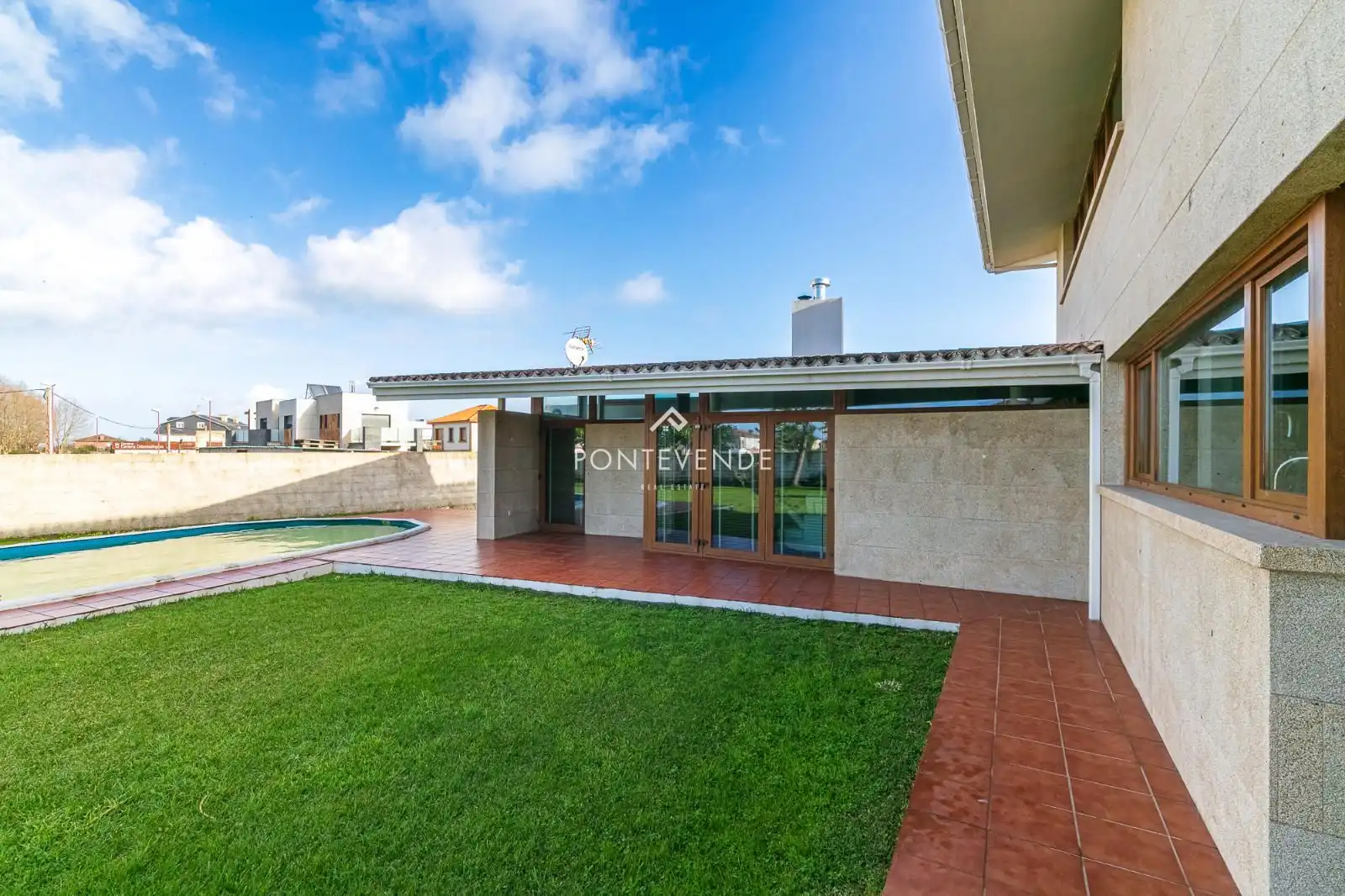 Terraza de Casa o chalet en venta en Vigo  con Calefacción, Trastero y Piscina