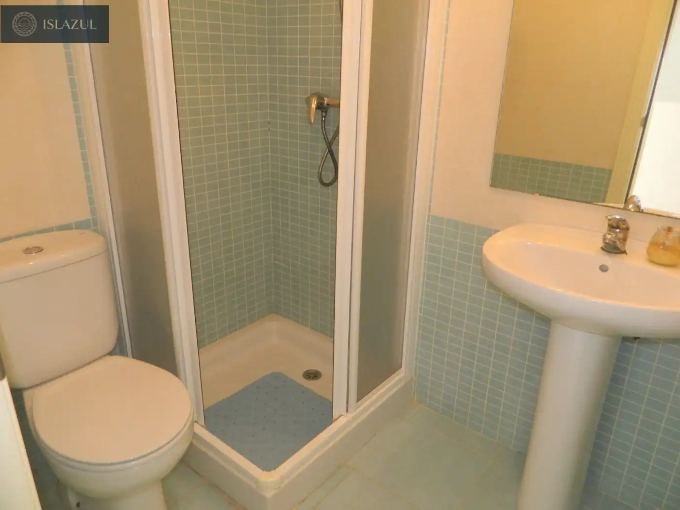 Baño de Dúplex de alquiler en Isla Cristina con Terraza, Balcón y Piscina comunitaria