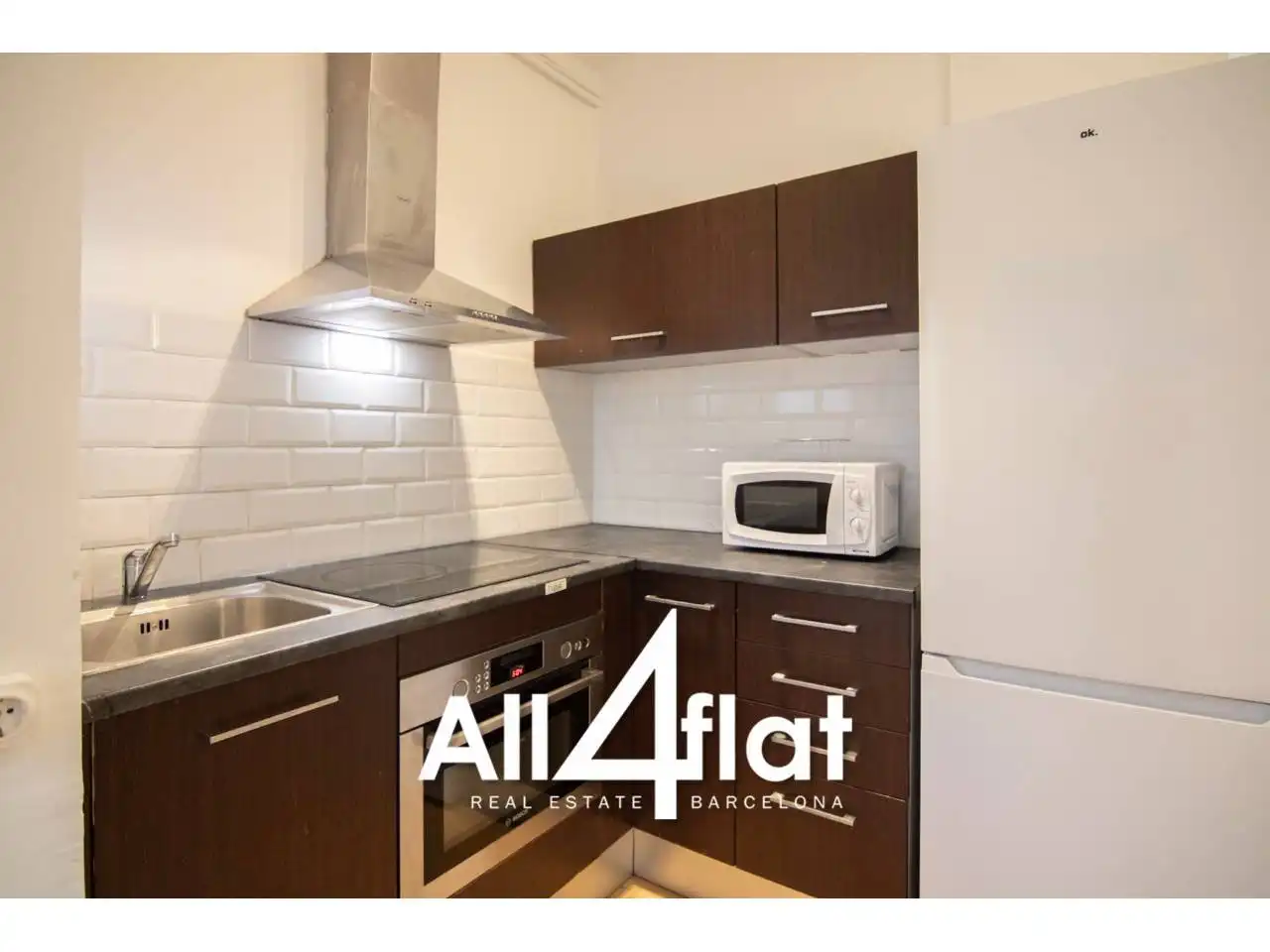 Cocina de Piso de alquiler en L'Hospitalet de Llobregat con Amueblado