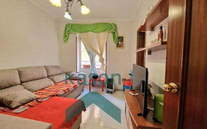 Bedroom of Flat for sale in  Madrid Capital