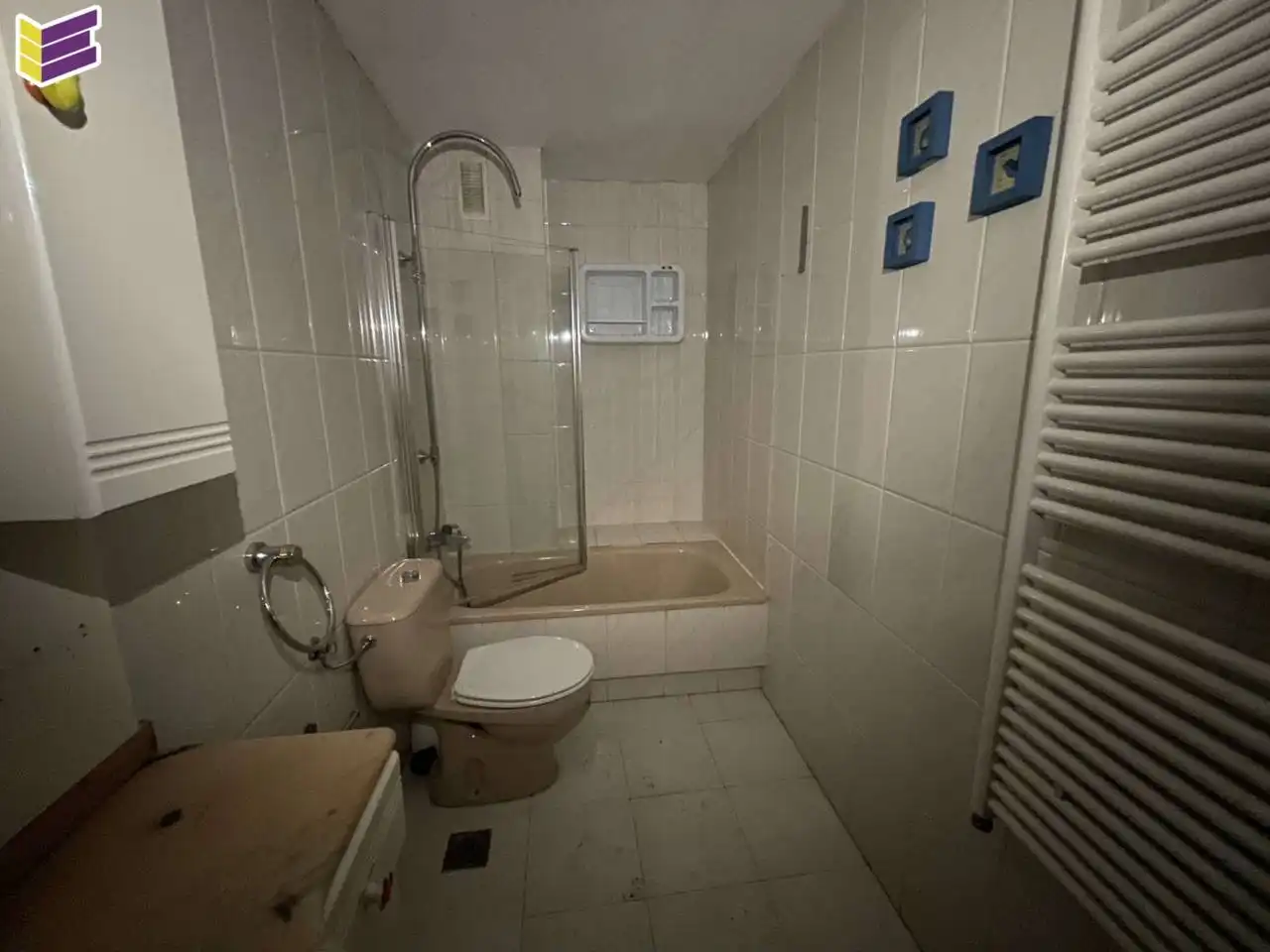 Bathroom of Flat for sale in Vigo   with Heating, Parquet flooring and Terrace