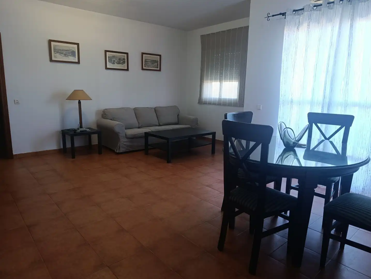 Sala de estar de Piso de alquiler en Dos Hermanas con Aire acondicionado, Terraza y Amueblado