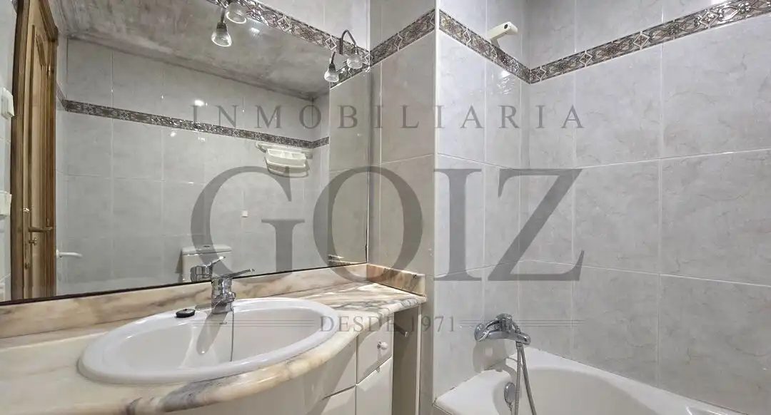 Baño de Casa adosada en venta en Donostia - San Sebastián  con Calefacción, Terraza y Trastero