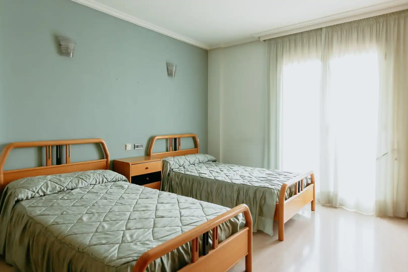 Habitación de Casa adosada en venta en Huesca con Aire acondicionado, Jardín privado y Terraza