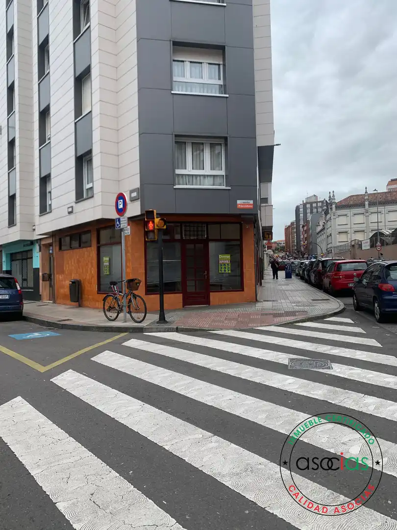 Business premises to rent in Gijón - AV HERMANOS FELGUEROSO 27