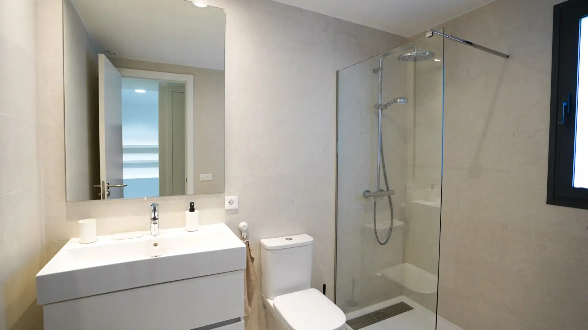 Ground floor for rent in La Concha - Resina Golf