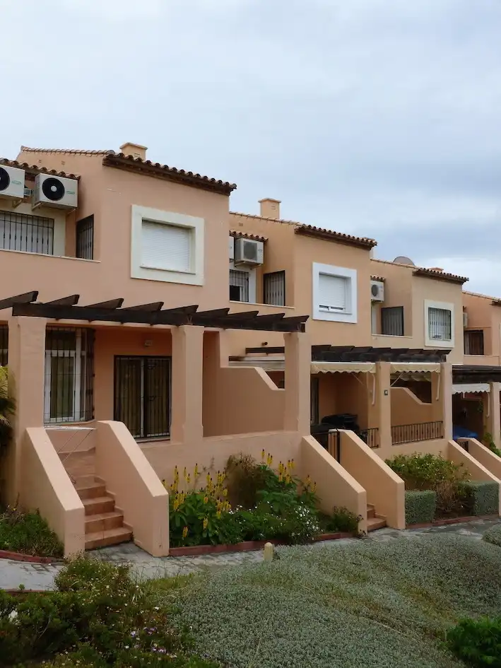 Vista exterior de Casa o xalet de lloguer en Mijas amb Aire condicionat, Terrassa i Moblat