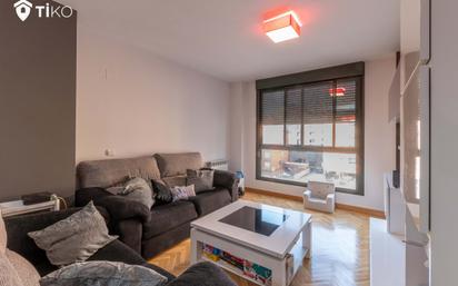 Living room of Flat for sale in Leganés  with Swimming Pool