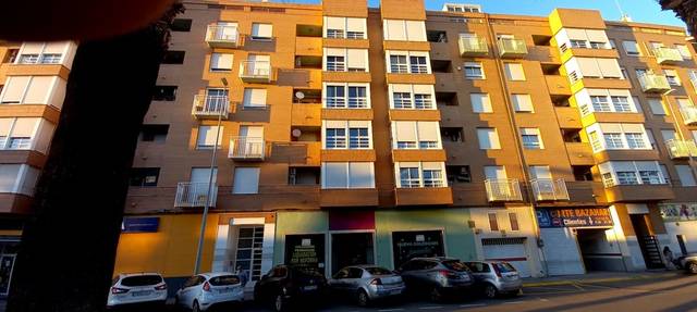Local comercial en Venta en Av Cardenal Vicente Enrique Tarancón en Piscinas