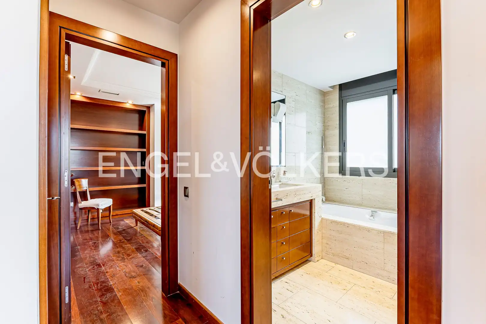 Bathroom of Houses for sale in Esplugues de Llobregat  with Air Conditioner, Heating and Private garden