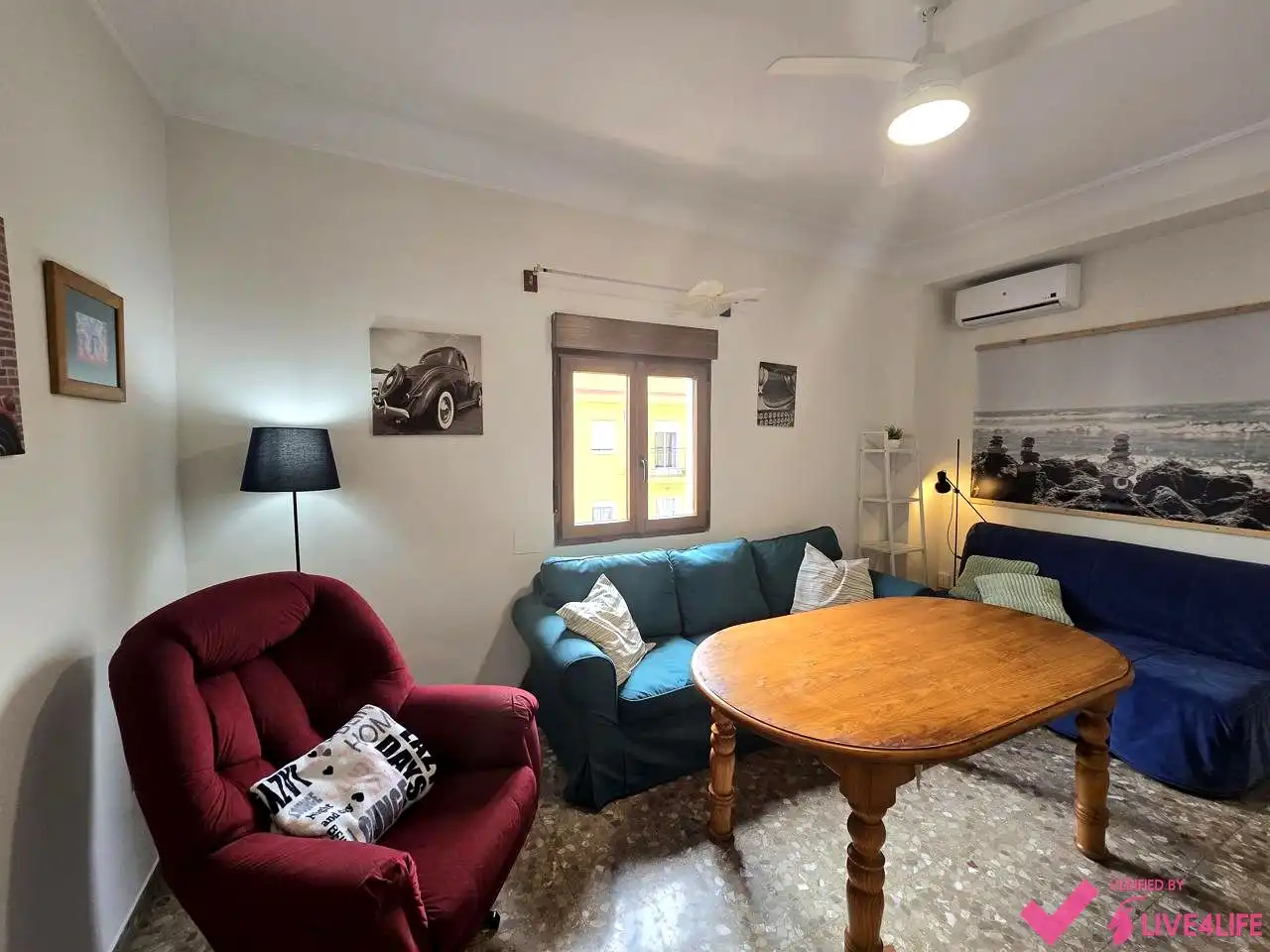 Living room of Flat for rent in Sevilla  with Air Conditioner, Terrace and Furnished