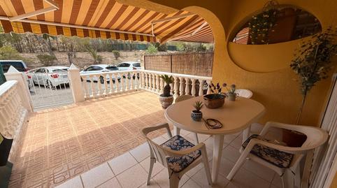 Foto 2 de Casa adosada en venda a Carrer D'oriola, 2, Pueblo Acantilado - Lanuza, Alicante
