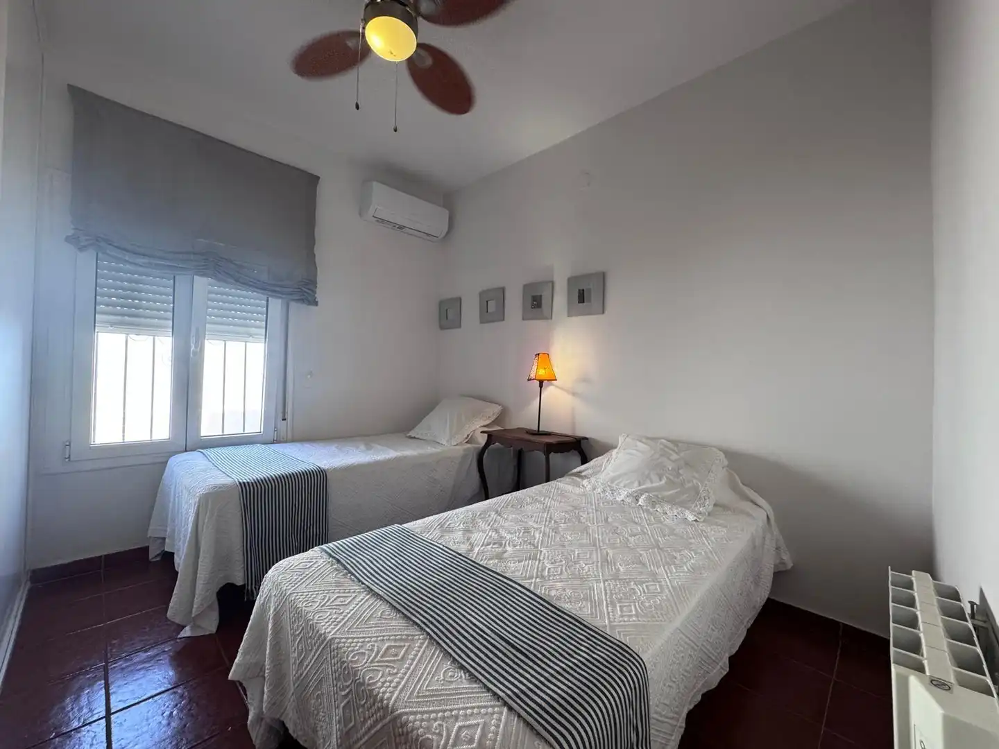 Dormitori de Casa o xalet de lloguer en Fuengirola amb Aire condicionat, Jardí privat i Terrassa
