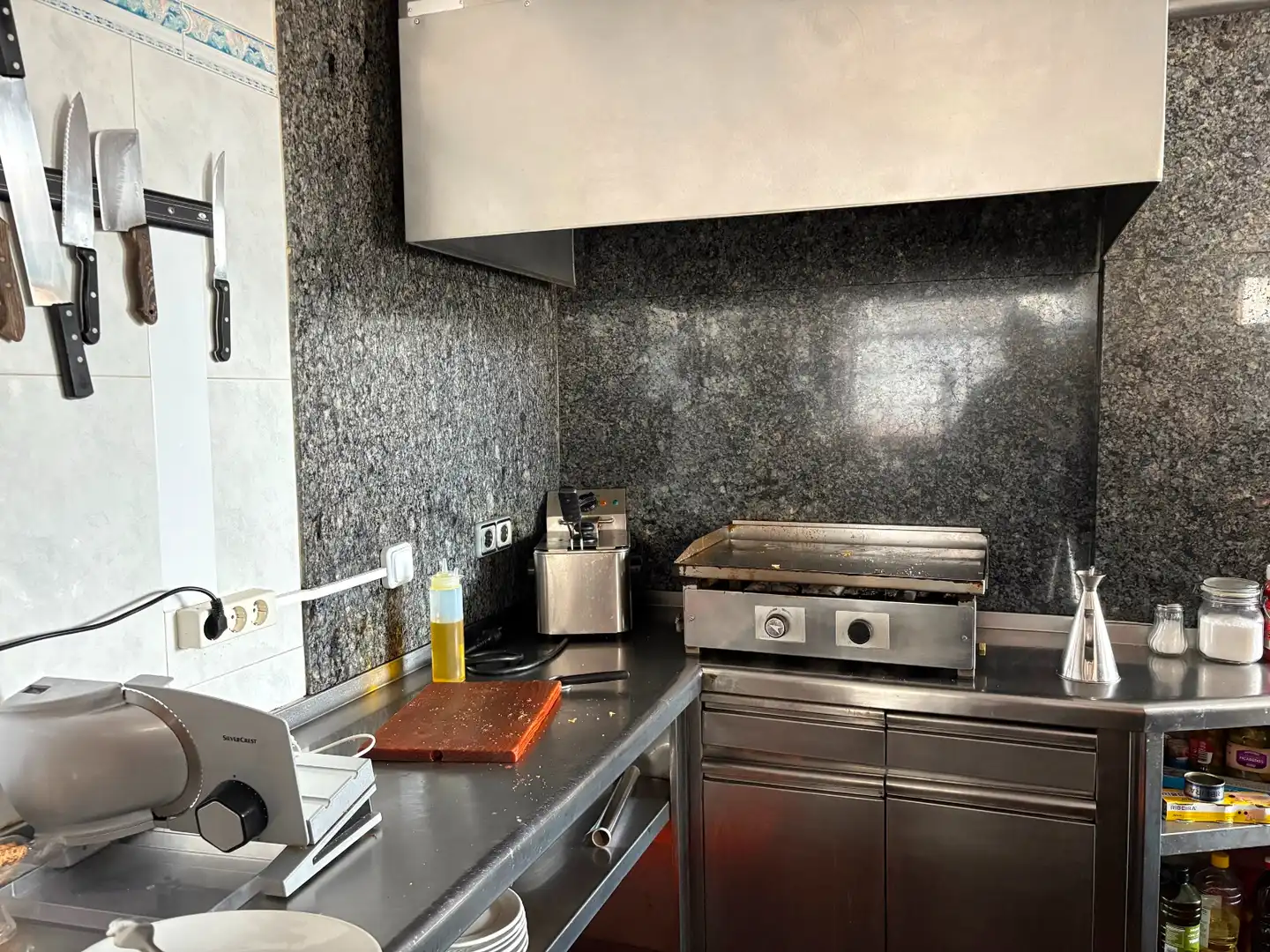 Cocina de Local en venta en Sant Just Desvern con Aire acondicionado, Calefacción y Terraza