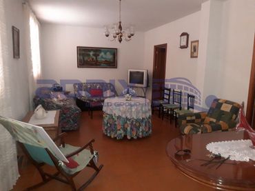 House with balcony for sale in Calle del Rincón 14