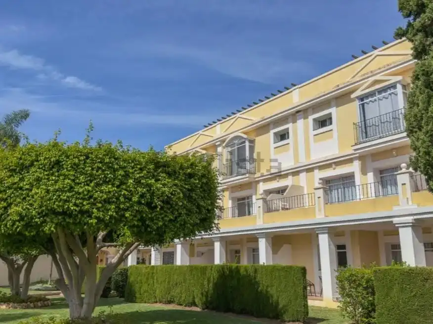 Vista exterior de Apartament de lloguer en Nueva Andalucía