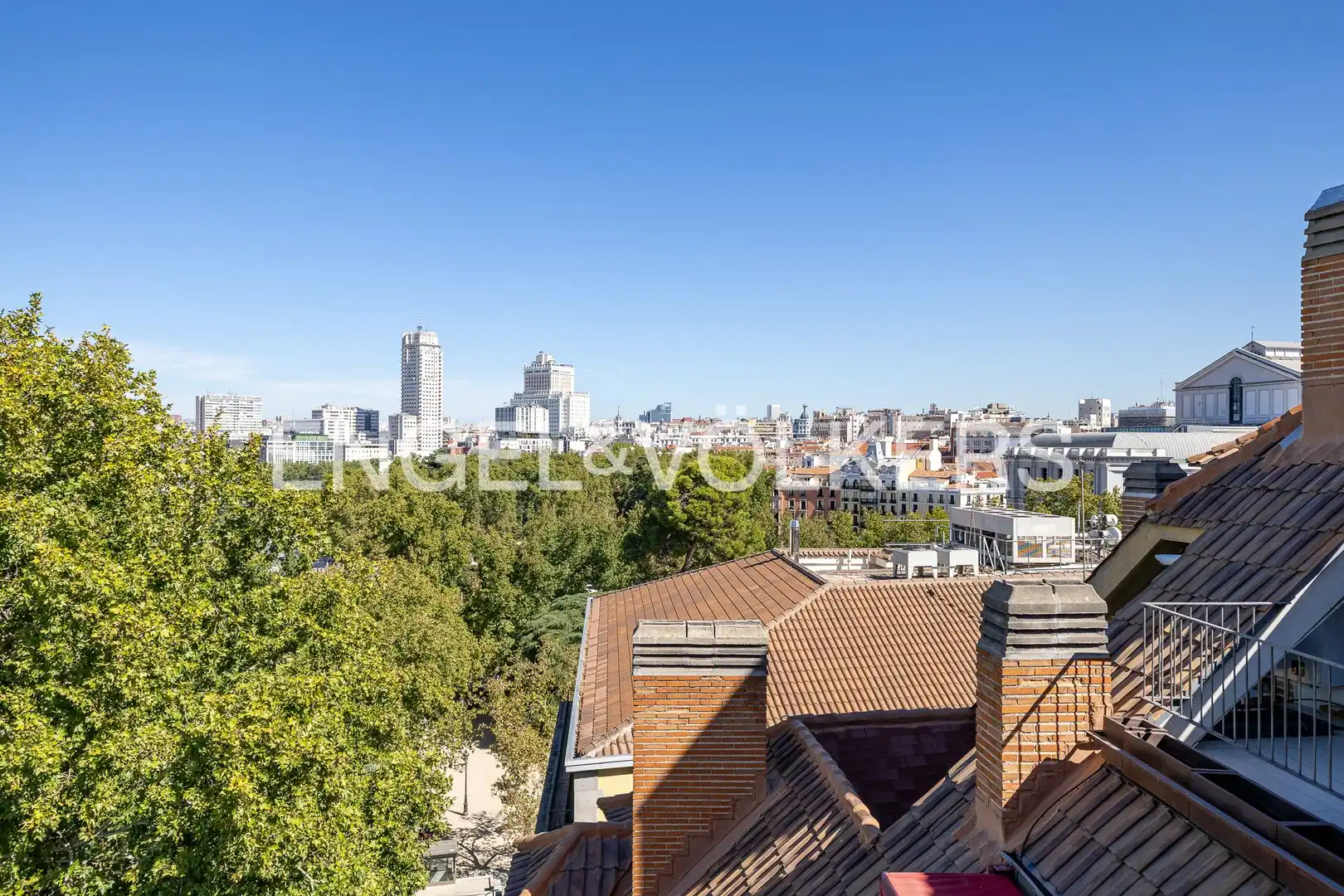 Exterior view of Flat for rent in Madrid  with Air Conditioner, Heating and Parquet flooring