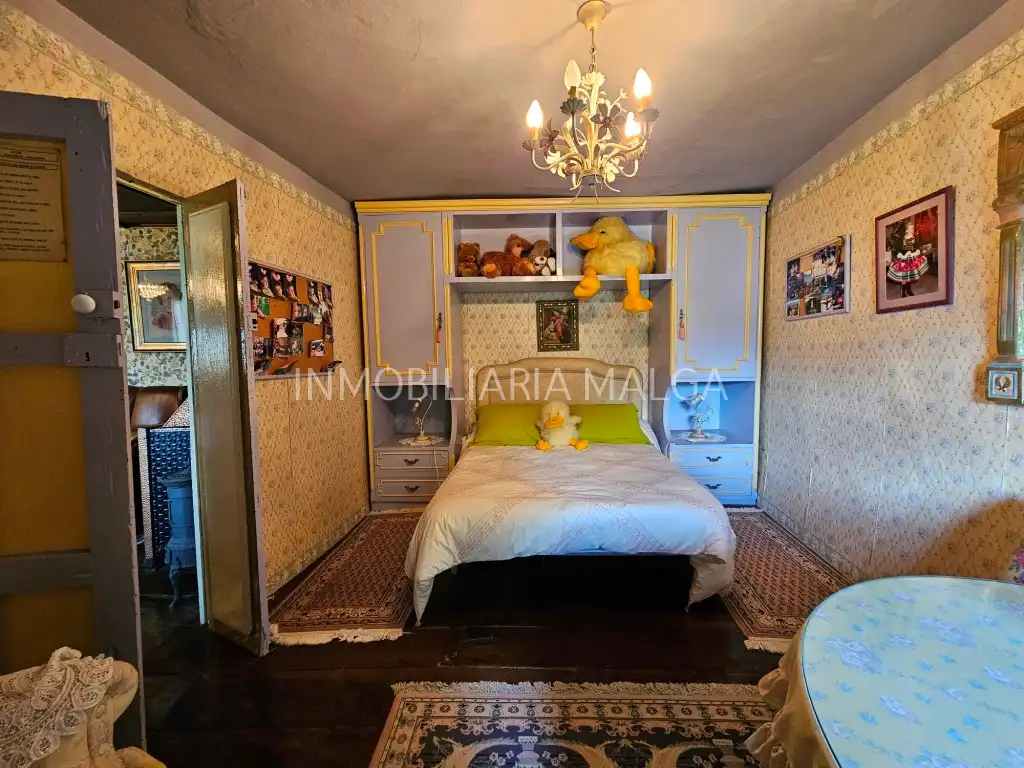 Dormitori de Casa o xalet en venda en Villaviciosa amb Calefacció, Jardí privat i Parquet