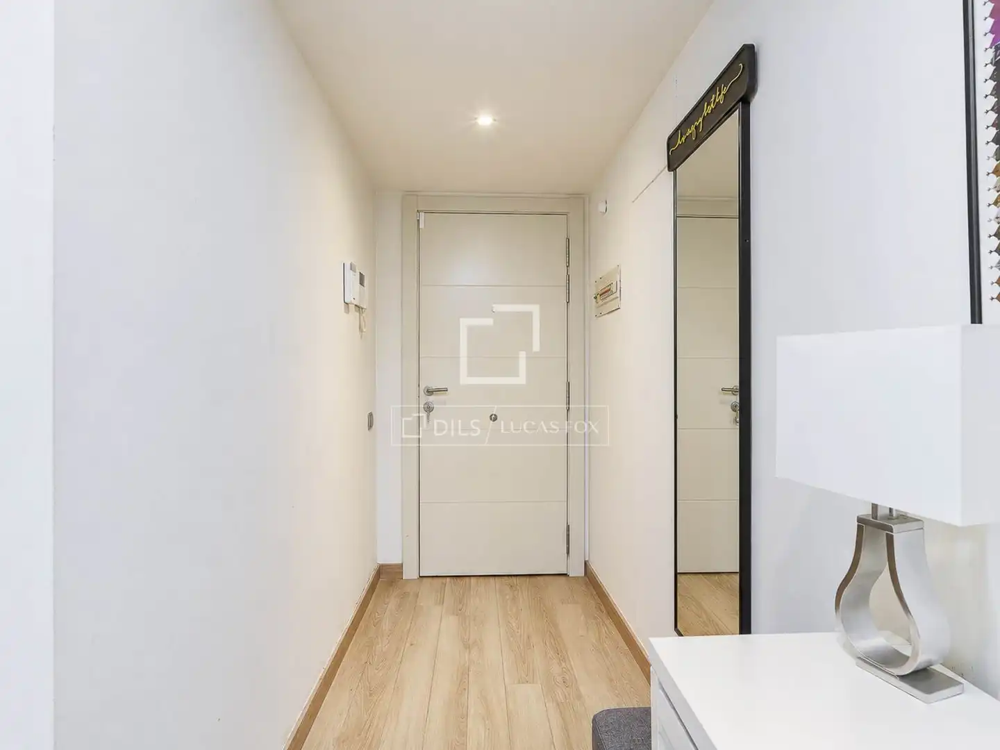 Wohnung zum Verkauf in Barcelona mit Klimaanlage und Balkon