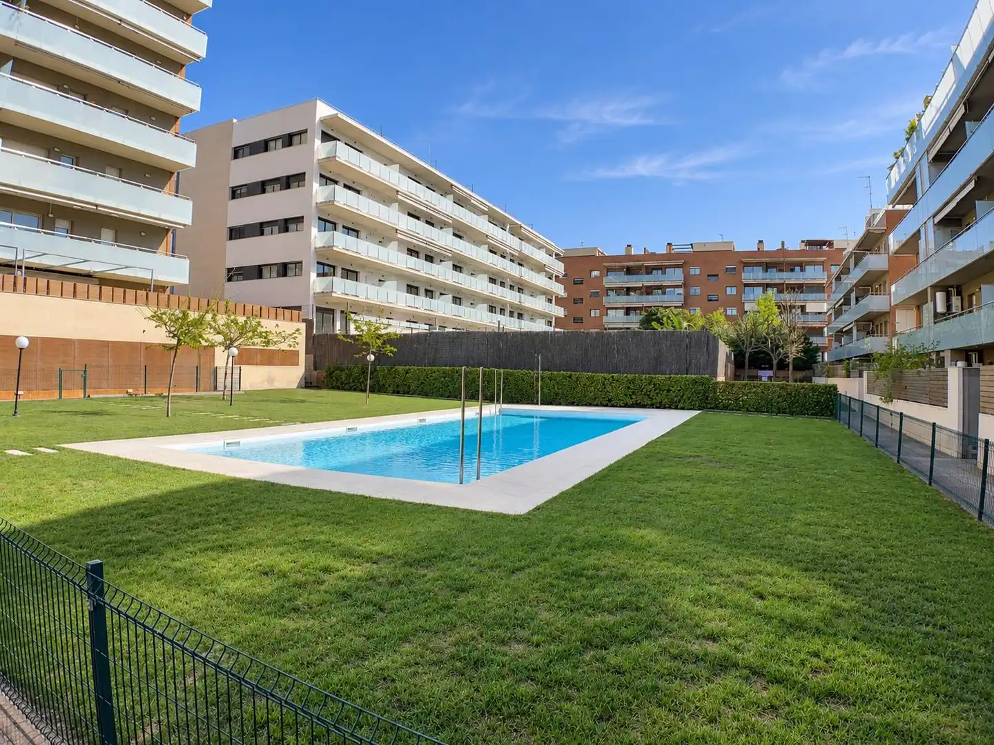 Piscina de Planta baja de alquiler en Les Pinedes  