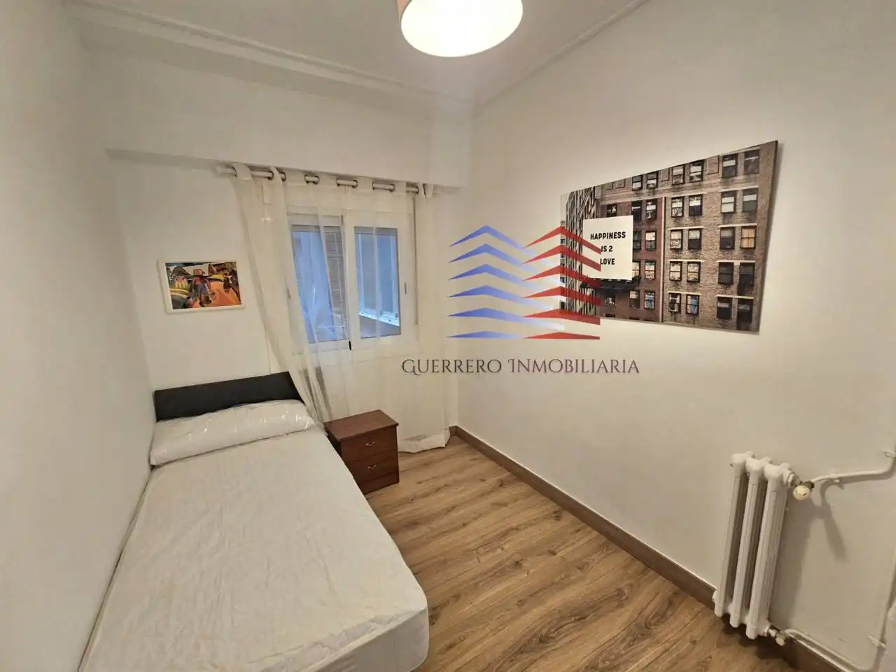 Habitación de Piso de alquiler en Ourense Capital  con Calefacción, Parquet y Alarma