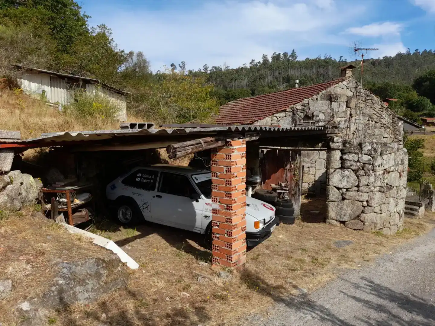 Aparcament de Dúplex en venda en Cotobade amb Jardí privat, Traster i Moblat