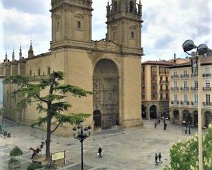 Vista exterior de Pis en venda en  Logroño amb Traster