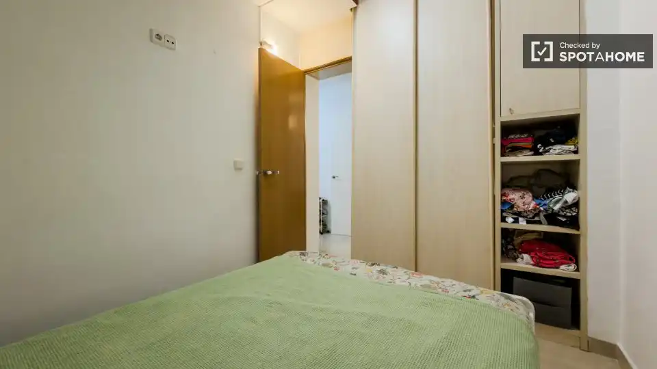 Room in El Turó de la Peira