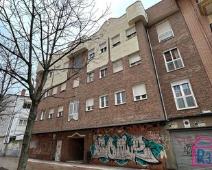 Vista exterior de Apartament de lloguer en León Capital  amb Calefacció