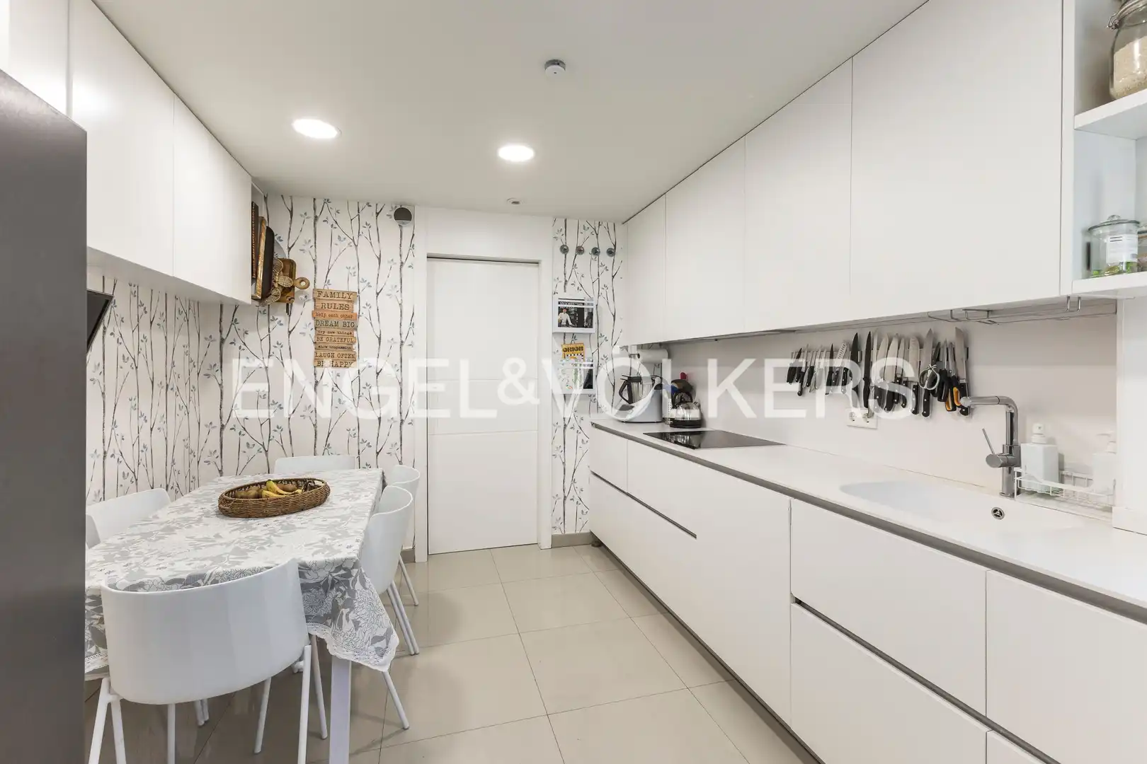 Cocina de Apartamento en venta en Pozuelo de Alarcón con Aire acondicionado, Calefacción y Jardín privado