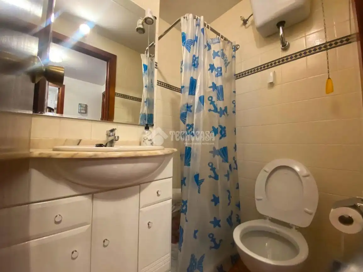 Baño de Piso en venta en Zaragoza con Calefacción, Terraza y Balcón
