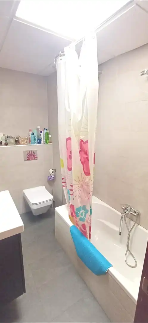 Bathroom of Flat for sale in Málaga  with Air Conditioner and Balcony