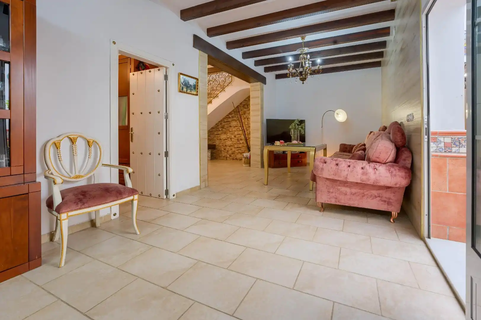 Sala de estar de Casa adosada en venta en Benacazón