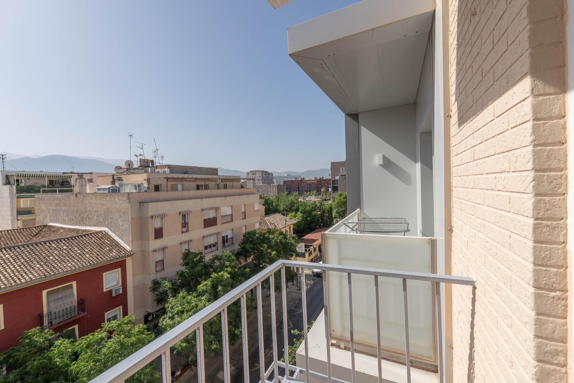 Piso en venta en Avenida DE DILAR, Barrio de Zaidín