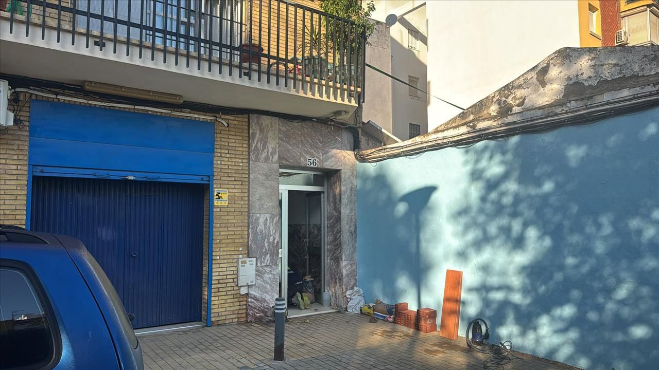 Vista exterior de Pis en venda en  Sevilla Capital